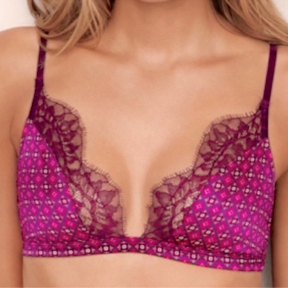 Victoria’s Secret Satin & Lace Geo Bralette - NWT! - Picture 9 of 9